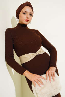 Yarım Boğazlı İnce Fitilli Triko Elbise Kahve - Tesettür Elbise