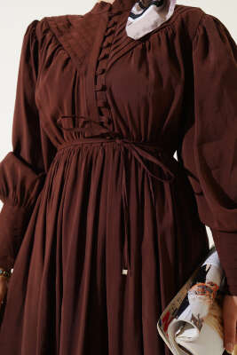 Yarım Brit Düğmeli Bel Lastikli Elbise Kahve - Tesettür Elbise