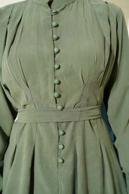 Yarım Brit Düğmeli Pensli Tensel Elbise Çağla Yeşili - Elbise