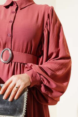 Yarım Düğmeli Balon Kol Kemerli Elbise Gül Kurusu - Tesettür Elbise