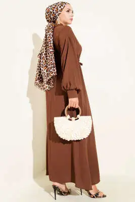 Yarım Düğmeli Beli Tünelli Elbise Kahve - Tesettür Elbise