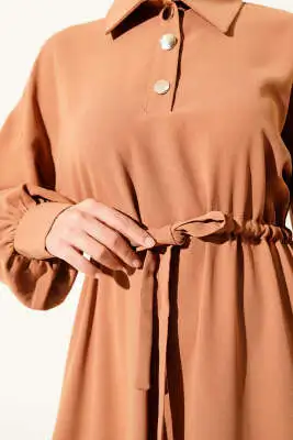 Yarım Düğmeli Beli Tünelli Elbise Taba - Tesettür Elbise