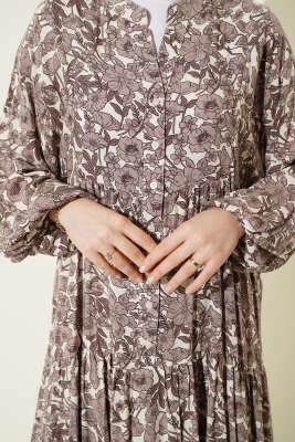 Yarım Düğmeli Çiçek Desenli Katlı Elbise Kahve - Elbise