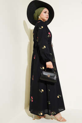 Yarım Düğmeli Çiçek Nakışlı Elbise Siyah - Tesettür Elbise