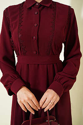 Yarım Düğmeli Dantel Detaylı Elbise Bordo - Elbise