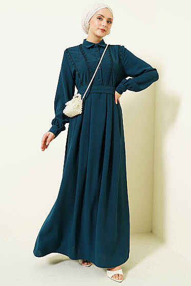 Yarım Düğmeli Dantel Detaylı Elbise Zümrüt - Elbise