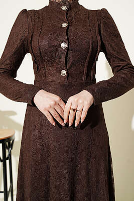 Yarım Düğmeli Dantelli Abiye Elbise Kahve - Elbise