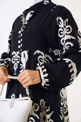 Yarım Düğmeli Desenli Viskon Elbise Siyah - Tesettür Elbise