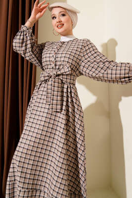 Yarım Düğmeli Ekoseli Kuşaklı Elbise Bej - Elbise