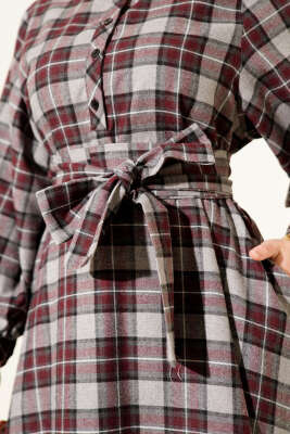 Yarım Düğmeli Ekoseli Kuşaklı Elbise Bordo - Elbise