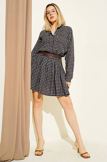 Yarım Düğmeli Ekoseli Pileli Mini Elbise Kahve - Kadın Giyim Modelleri