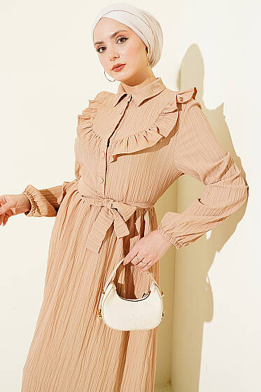 Yarım Düğmeli Fırfırlı Krinkıl Elbise Bej - Elbise