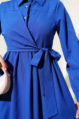 Yarım Düğmeli Fırfırlı Yandan Bağlamalı Elbise Saks - Tesettür Elbise