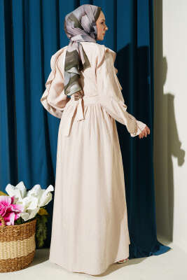 Yarım Düğmeli Kuşaklı Fırfırlı Elbise Bej - Elbise