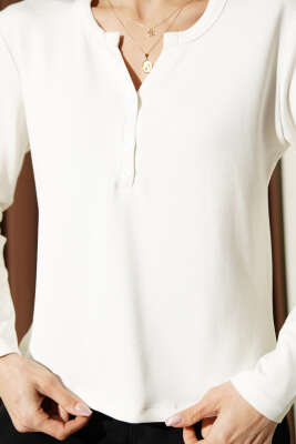 Yarım Düğmeli Loyşa Body Ekru - Kadın Giyim Modelleri