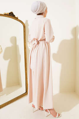 Yarım Düğmeli Önü Çapraz Bağlamalı Elbise Bej - Tesettür Elbise