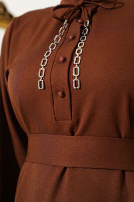 Yarım Düğmeli Yaka İpli Elbise Kahve - Tesettür Elbise