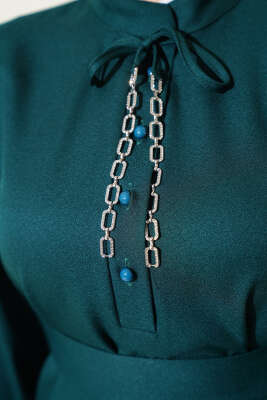 Yarım Düğmeli Yaka İpli Elbise Zümrüt - Tesettür Elbise