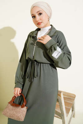 Yarım Fermuarlı Armalı Loyşa Elbise Haki - Elbise