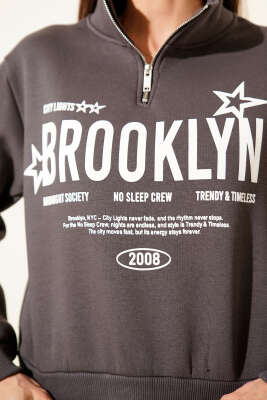 Yarım Fermuarlı Baskılı Üç İplik Sweat Füme - Günün Seçilenleri