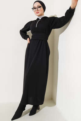 Yarım Fermuarlı Kapüşonlu Elbise Siyah 