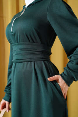 Yarım Fermuarlı Kapüşonlu Elbise Zümrüt - Tesettür Elbise