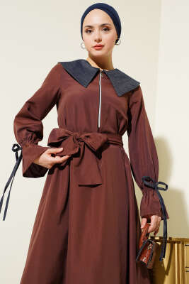 Yarım Fermuarlı Kot Yaka Terikoton Elbise Kahve - Tesettür Elbise