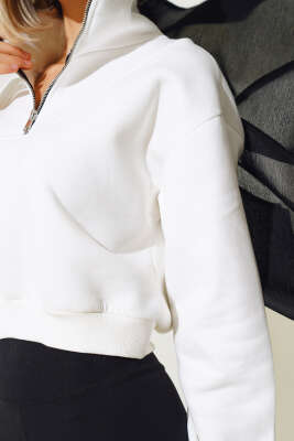 Yarım Fermuarlı Şardonlu Kısa Sweatshirt Ekru - Kadın Giyim Modelleri