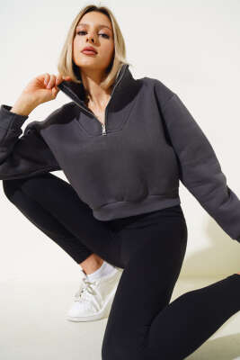 Yarım Fermuarlı Şardonlu Kısa Sweatshirt Füme - Kadın Giyim Modelleri