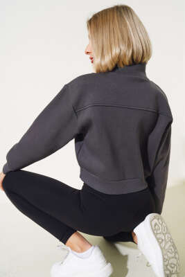 Yarım Fermuarlı Şardonlu Kısa Sweatshirt Füme - Kadın Giyim Modelleri