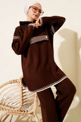 Yarım Fermuarlı Şerit Detaylı Triko İkili Takım Kahve - SUDE NAZ