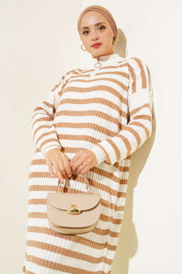 Yarım Fermuarlı Yatay Çizgili Triko Elbise Bej - Tesettür Elbise