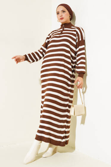 Yarım Fermuarlı Yatay Çizgili Triko Elbise Kahve - Elbise