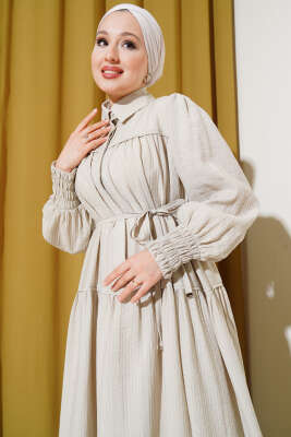 Yarım Gizli Düğmeli İp Bağcıklı Elbise Bej - Tesettür Elbise