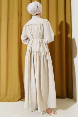 Yarım Gizli Düğmeli İp Bağcıklı Elbise Bej - Tesettür Elbise