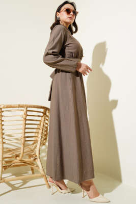 Yarım Gold Düğmeli Kuşaklı Elbise Kahve - Tesettür Elbise