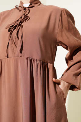Yarım İp Bağcıklı Tensel Elbise Kestane - Tesettür Elbise