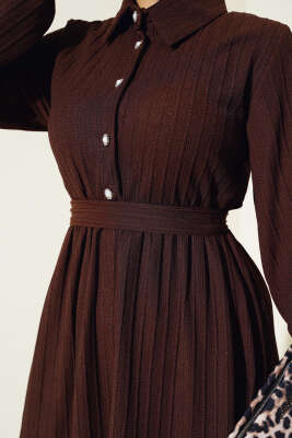 Yarım Taş Düğmeli Elbise Kahve - Tesettür Elbise