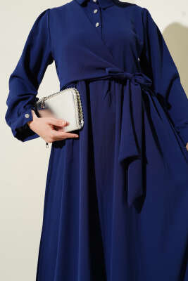 Yarım Taş Düğmeli Yandan Bağlamalı Elbise Lacivert - Tesettür Elbise