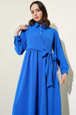 Yarım Taş Düğmeli Yandan Bağlamalı Elbise Saks - Tesettür Elbise