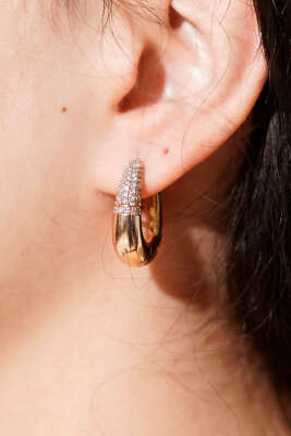 Yarım Tur Zirkon Taşlı Bombeli Halka Küpe Gold - Küpe