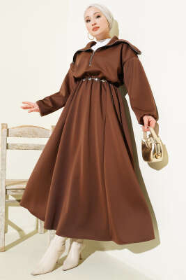 Yarım Yaka Fermuarlı Scuba Elbise Kahve - TEGOE