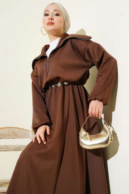 Yarım Yaka Fermuarlı Scuba Elbise Kahve - Elbise