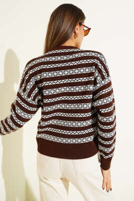 Yatay Çizgili Düğmeli Triko Hırka Kahve - Kadın Giyim Modelleri