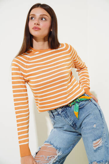 Yatay İnce Çizgili Triko Kazak Hardal - Yeni Giyim