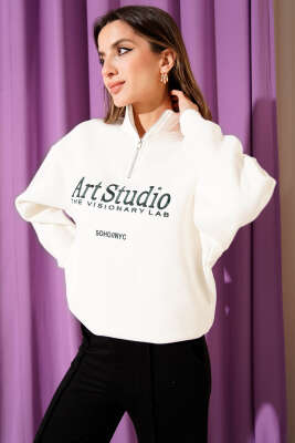 Yazı Nakışlı Fermuarlı Şardonlu Sweatshirt Ekru - HELLIE