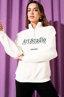 Yazı Nakışlı Fermuarlı Şardonlu Sweatshirt Ekru - Kadın Giyim Modelleri