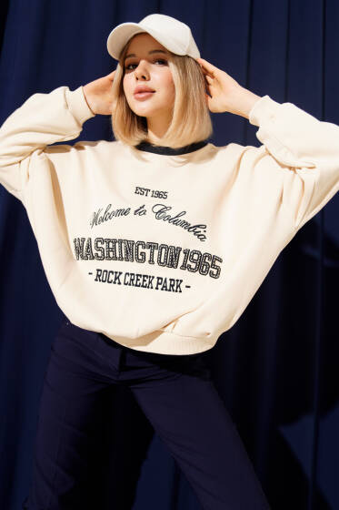 Yazı Nakışlı Oversize Sweatshirt Bej - Kadın Giyim Modelleri
