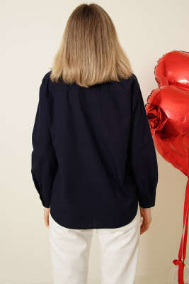 Yazı Nakışlı Tek Cepli Gömlek Lacivert - Kadın Giyim Modelleri