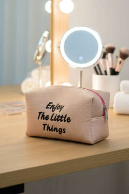 Yazılı Makyaj Çantası Pudra - NEW WELL